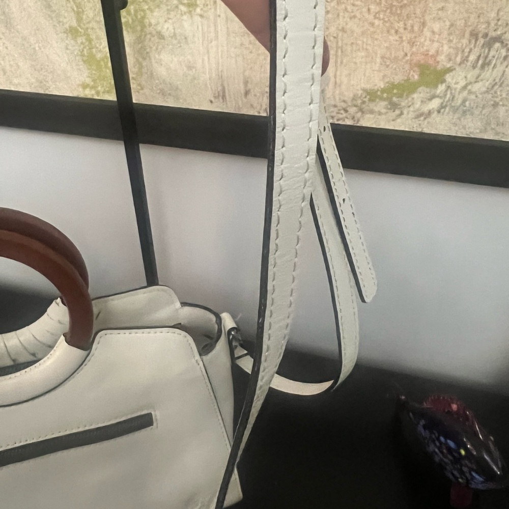 Patricia Nash White Floral Embroidered Handbag - Picture 12 of 12